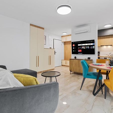 Apartament Opera Residence - Cismigiu, Eroilor, Free Private Parking Букурещ Екстериор снимка