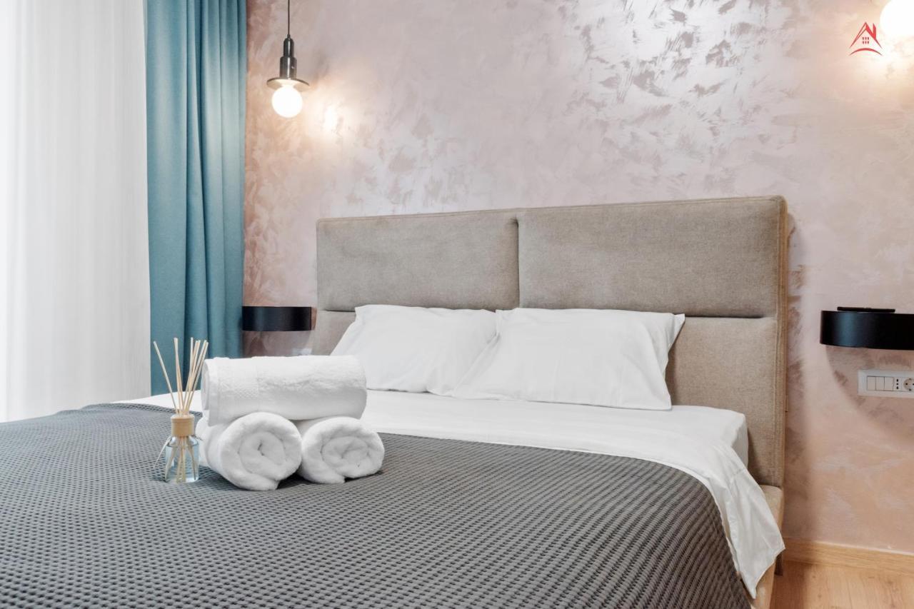 Apartament Opera Residence - Cismigiu, Eroilor, Free Private Parking Букурещ Екстериор снимка
