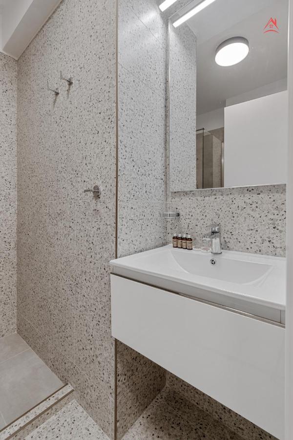 Apartament Opera Residence - Cismigiu, Eroilor, Free Private Parking Букурещ Екстериор снимка